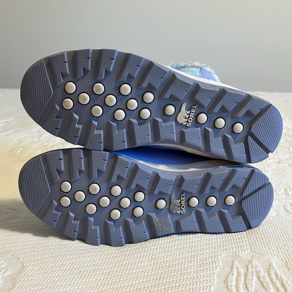 Sorel x Disney Elsa Frozen boots, waterproof, light blue/purple, silver, size 6 - Picture 10 of 10
